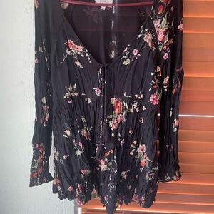 Johnny Was Black Floral V-Neck Long Sleeve Tunic
